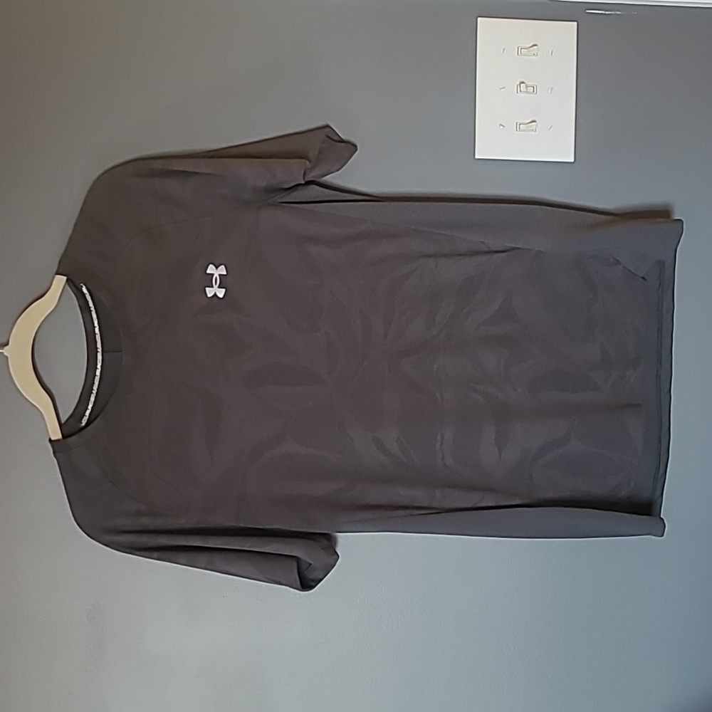 New! Womens Under Armour Performance Top
